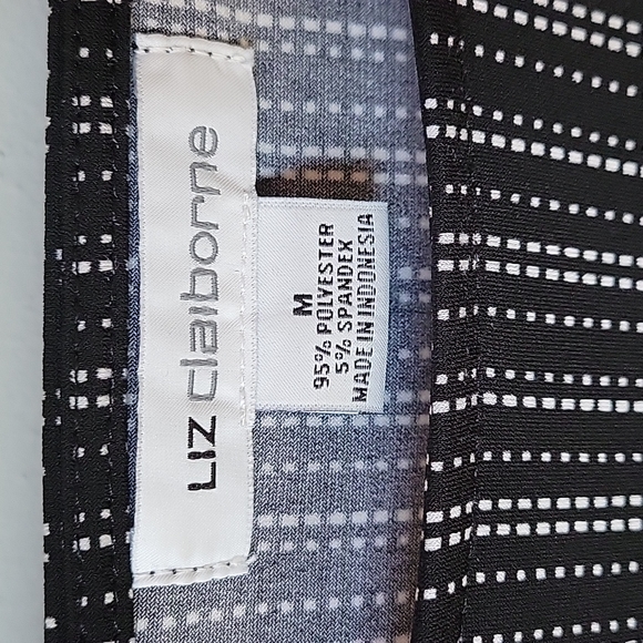 Short Sleeve Liz Claiborne Top - Picture 2 of 5